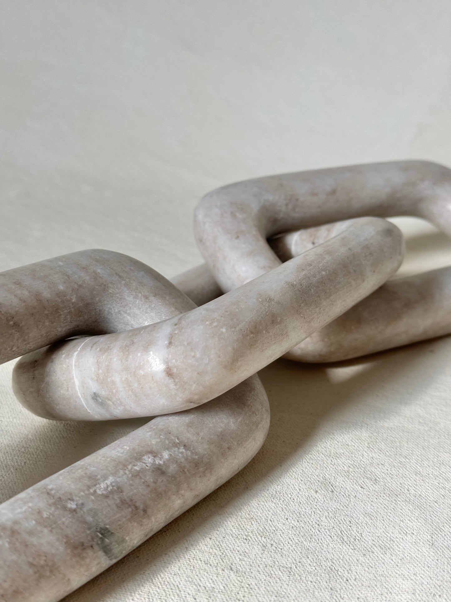 Creamy Taupe Marble Chain