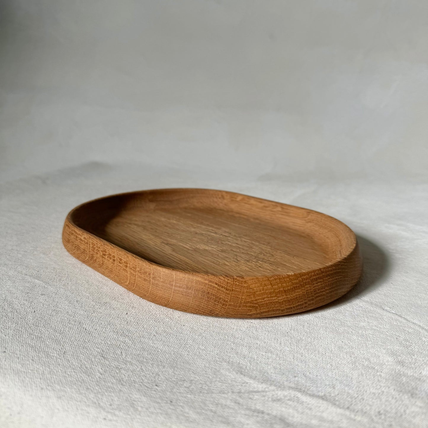 Oval and Round Wood trays (Set of 2)